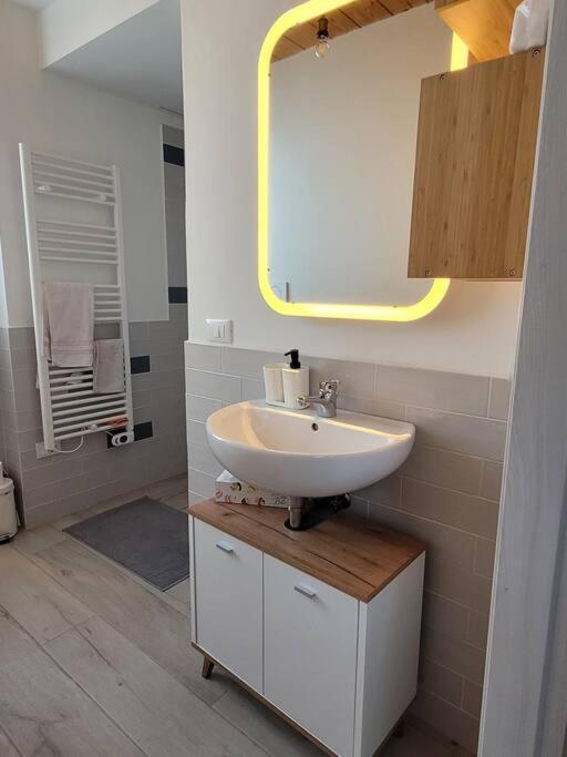 Casa Fiori Blu - Figline Valdarno Apartment ภายนอก รูปภาพ